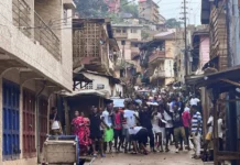 Sierra Leone : l’administration d’Ernest Bai Koroma accusée d’avoir détourné un milliard de dollars