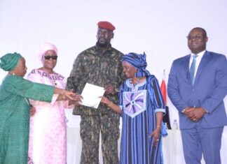 Palais Mohamed V: remise du rapport final du dialogue inter guinéen au Chef de l’État