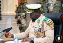 Le colonel Doumbouya ordonne l’agrandissement des pistes d’atterrissage des aérodromes pour ‘’accueillir de grands avions’’