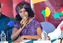 ’’Esprit saint dans un corps saint, remerciements au créateur et à mon Groupe Musical de travail ’’ déclare Johanna Barry, vedette chanteuse, Auteur-Compositeur