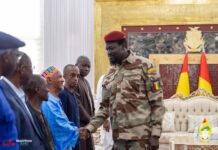 Palais Mohamed V : le Chef de l’État reçoit le panel d’experts pour la relecture de l’avant projet de la nouvelle constitution