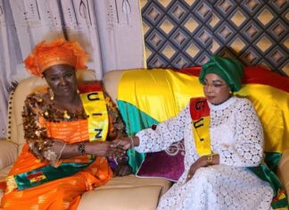 Message de paix et d’unité nationale : Hadja Kadé Sanoh honore les aïeux et reçoit le soutien d’une journaliste malienne