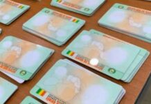 Gratuité de la carte d’identité nationale : le CNT monte au créneau et interpelle le ministre Bachir Diallo