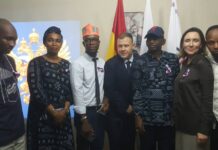 Fête commémorative à Conakry : La communauté russe célèbre sa Constitution