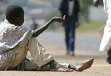 Conakry : Sous le poids de la précarité, la mendicité devient un miroir de la crise sociale