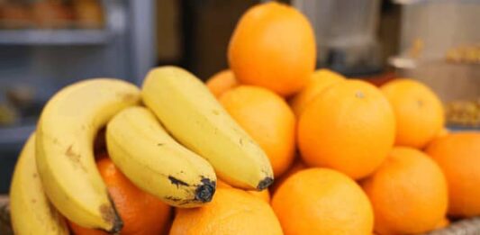 Santé/la banane et l’orange : deux alliées naturelles pour la santé humaine