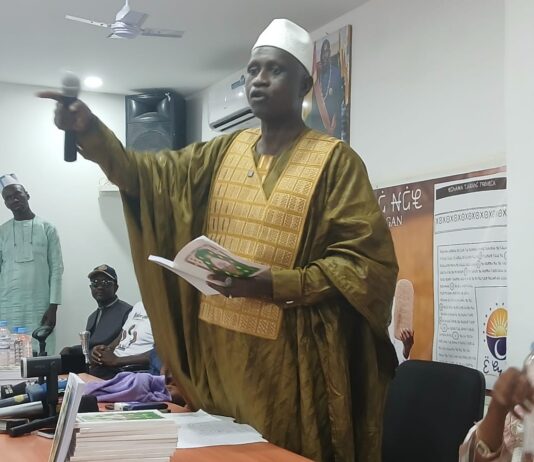Litterature : Mohamed Ben Bentoura Bangoura dédicace le livre sacré » Wakara Gan »