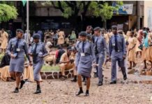 Examens nationaux en Guinée : les élèves du Prytanée militaire composent aux côtés des autres candidats