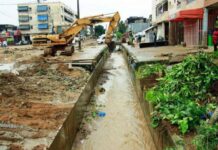 Conakry : les caniveaux ouverts, un danger permanent pendant la saison des grandes pluies